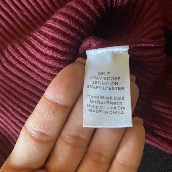 NWOT Windsor Sz S off the shoulder bodysuit - Picture 4 of 4